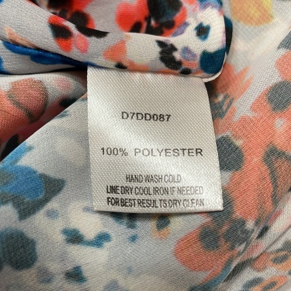 Devlin floral print cold shoulder shift dress - Picture 8 of 11